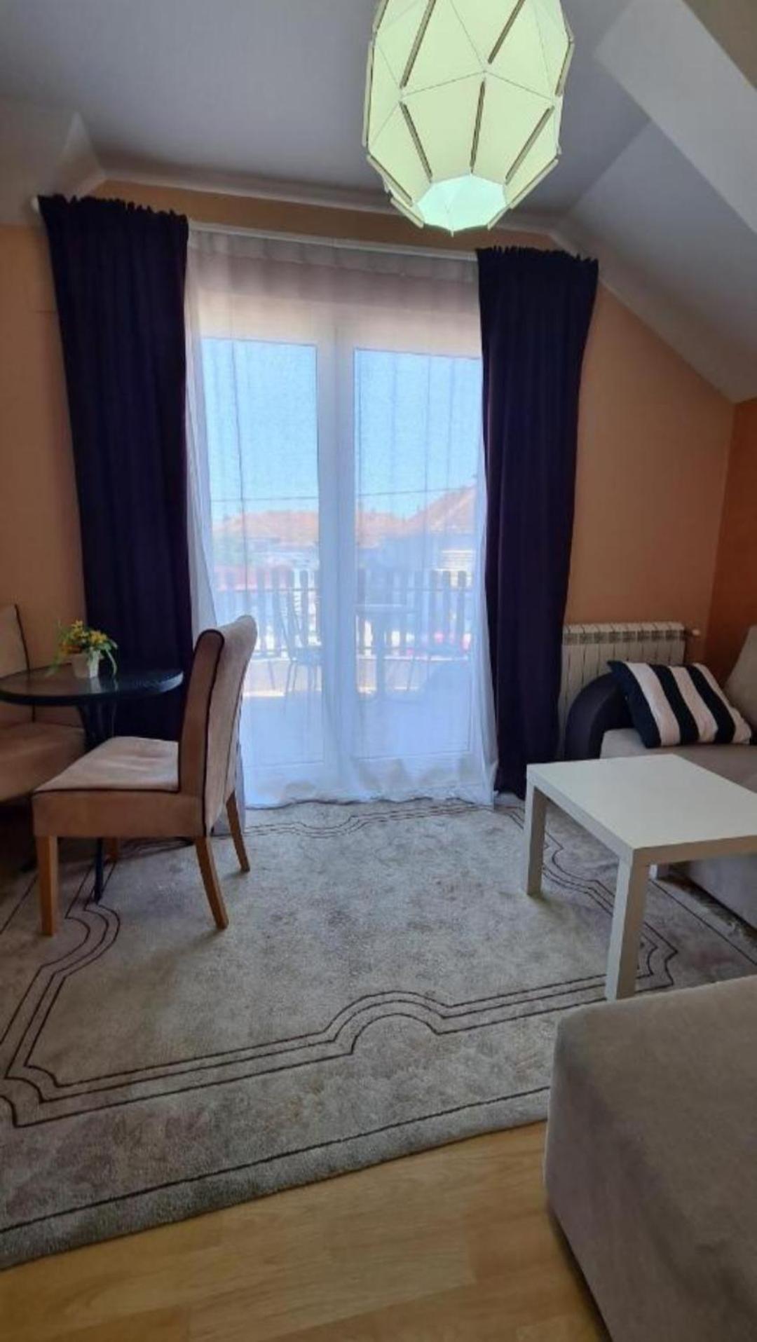 Lux Apartments With Pool Dex Zemun Polje 外观 照片
